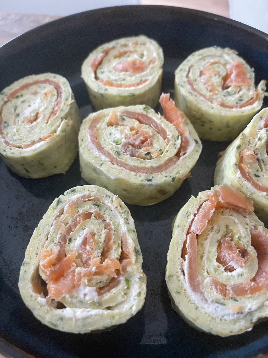 Roulé aux courgettes et au saumon